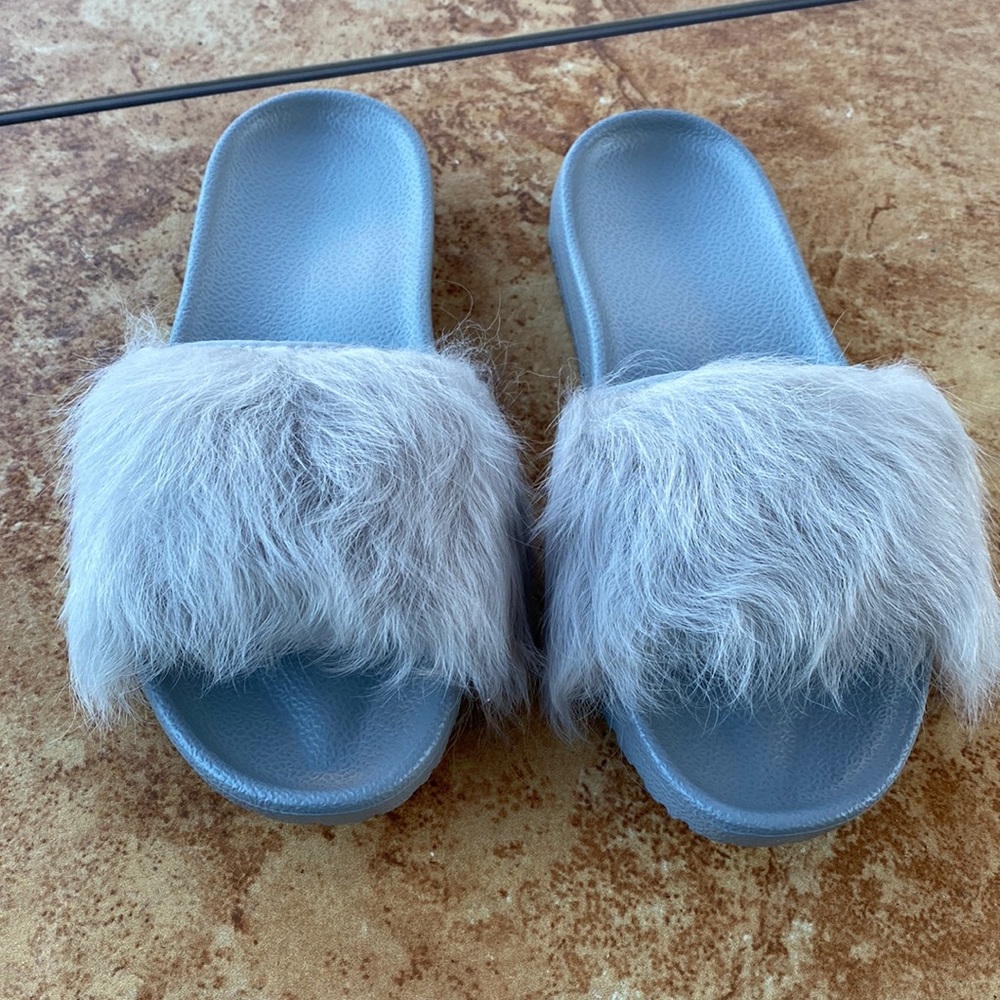 UGG Royale Slides